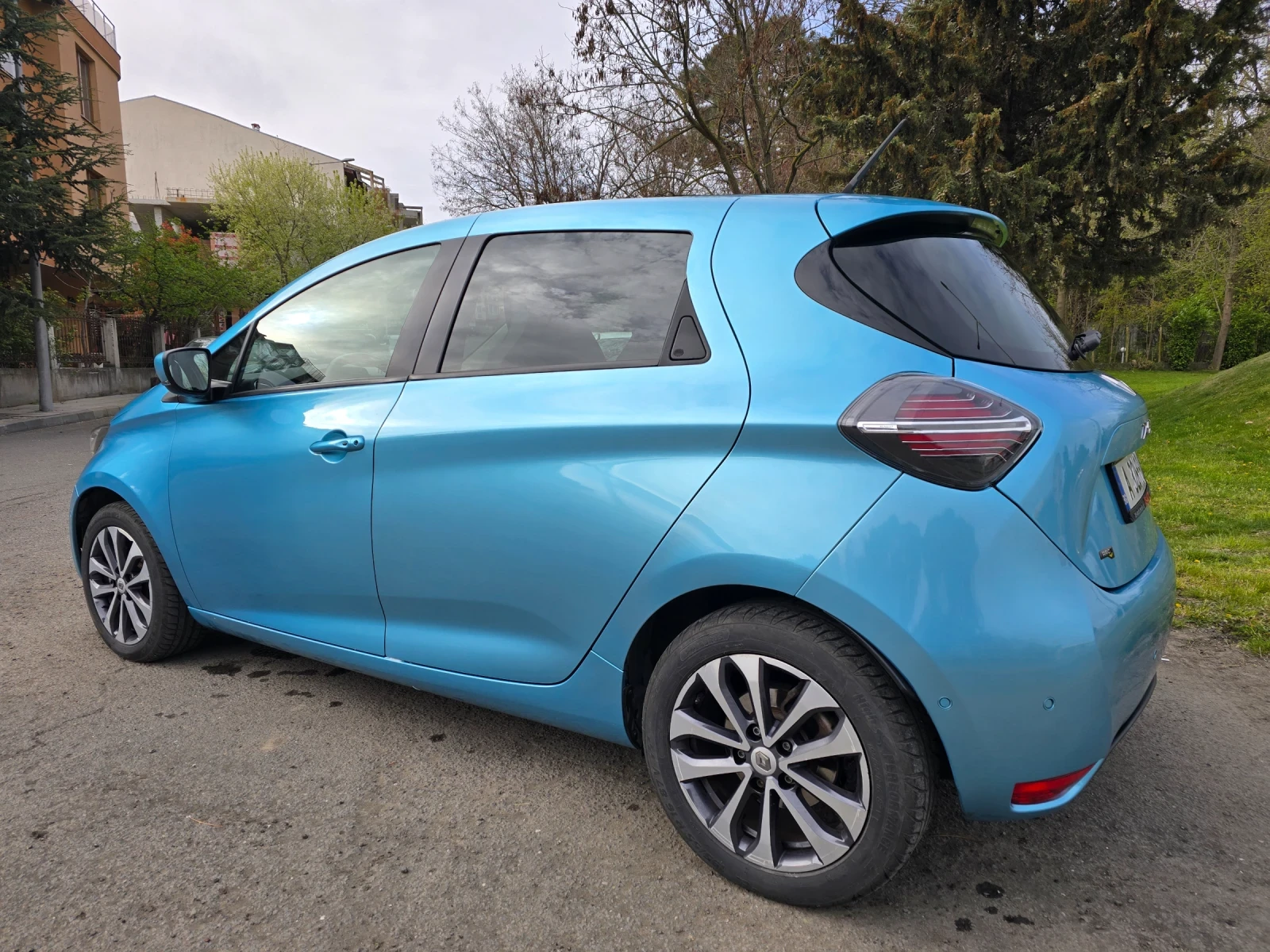 Renault Zoe R135 Intense 52 kWh - изображение 6