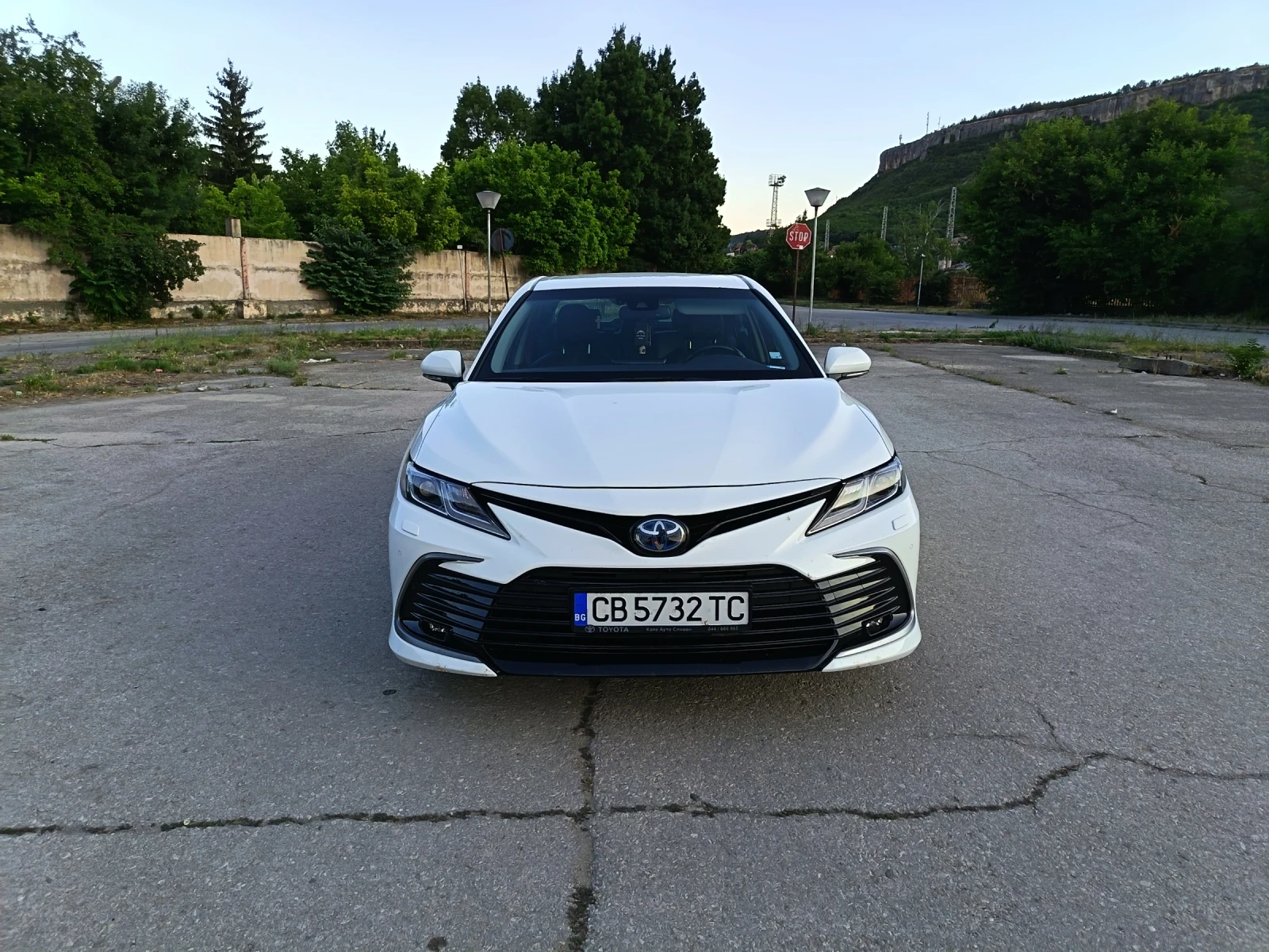 Toyota Camry Sedan - изображение 2
