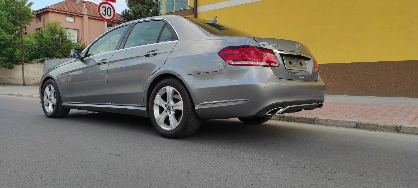 Mercedes-Benz E 250 E-Klasse CDI 4Matic Avantgarde - изображение 3