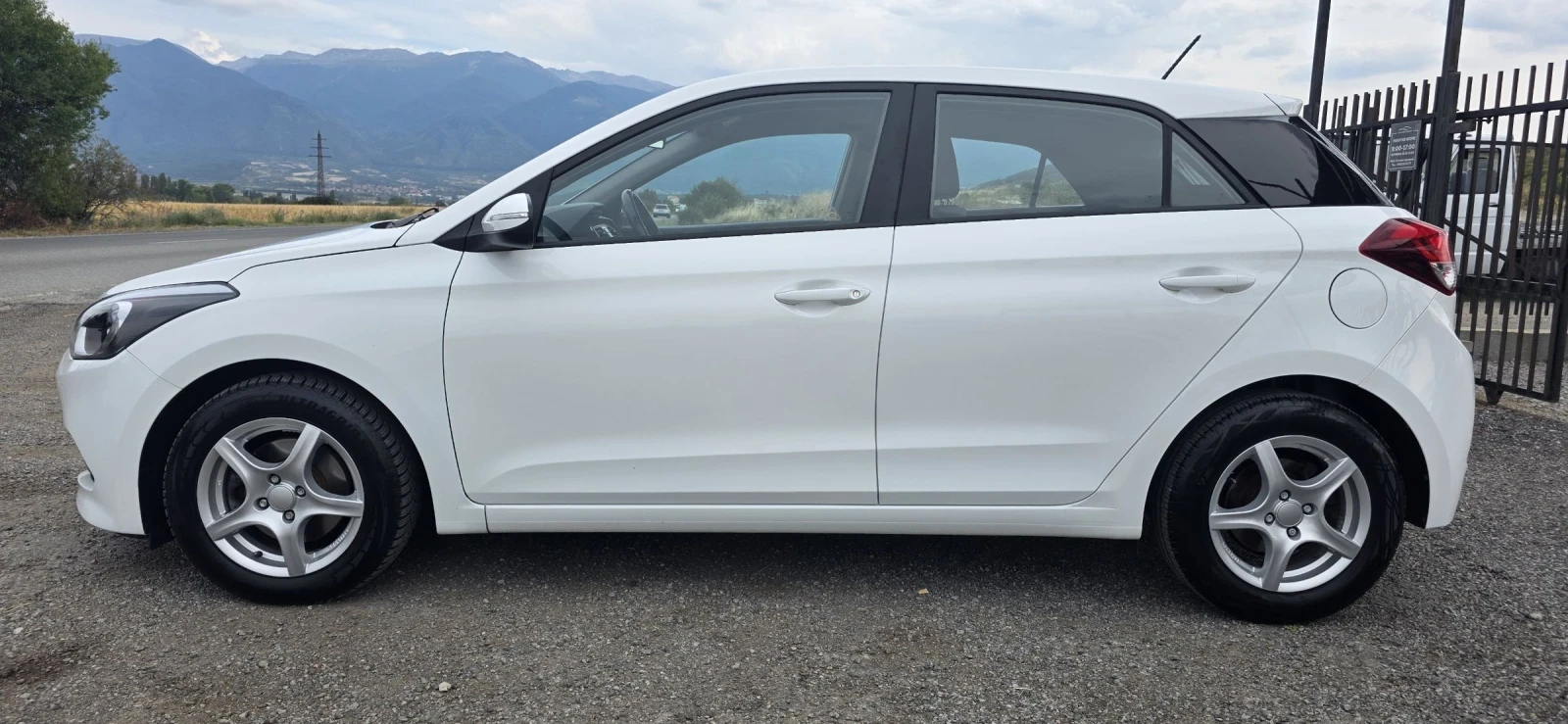 Hyundai I20 1.1 Crdi -Navi-Camera-Euro6 - изображение 3