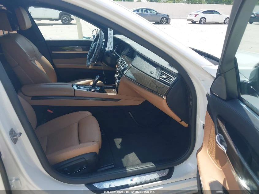 BMW 740 LI XDRIVE - изображение 6