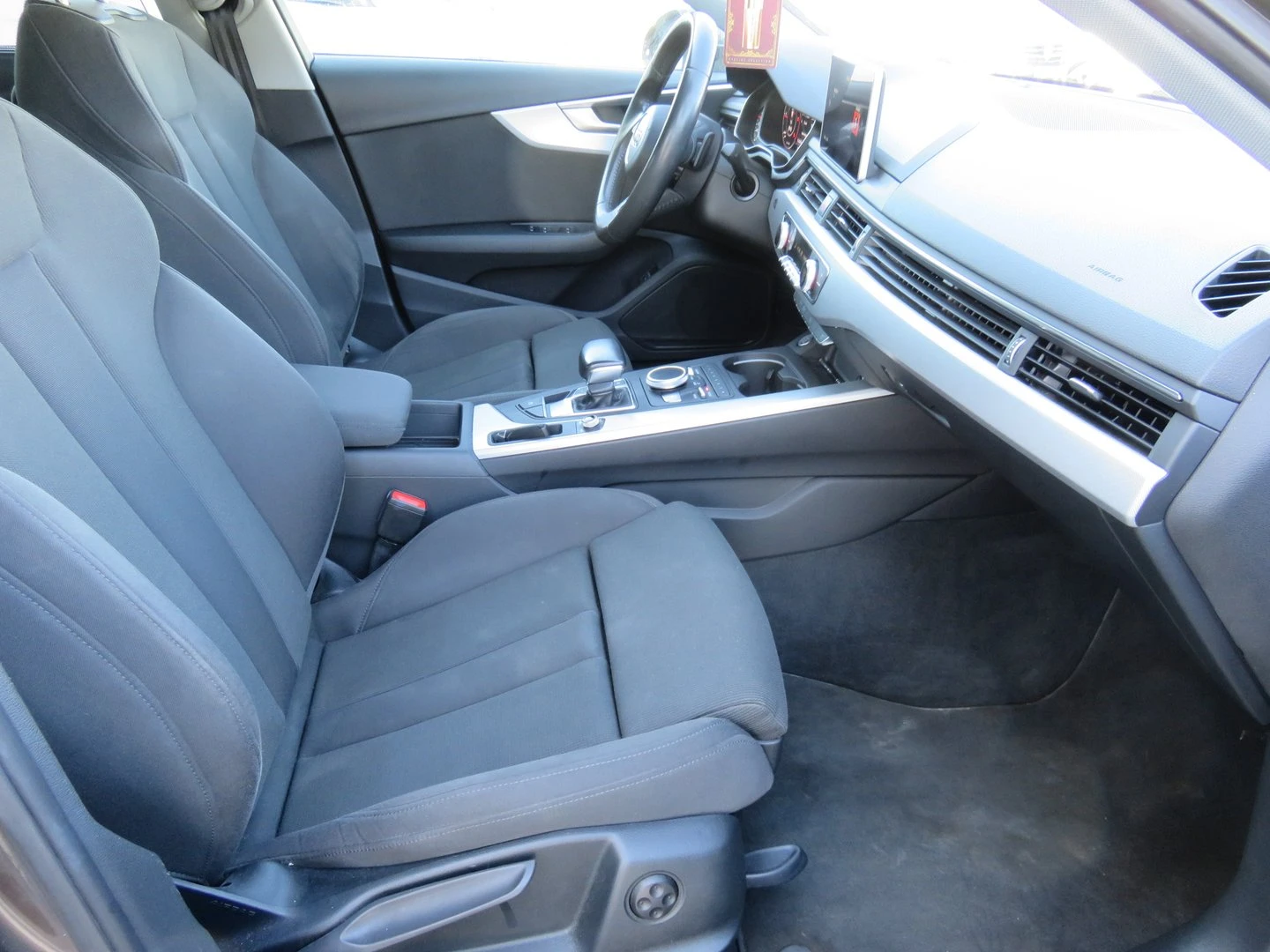 Audi A4 Sport 2.0 TDI | Mobile.bg   5