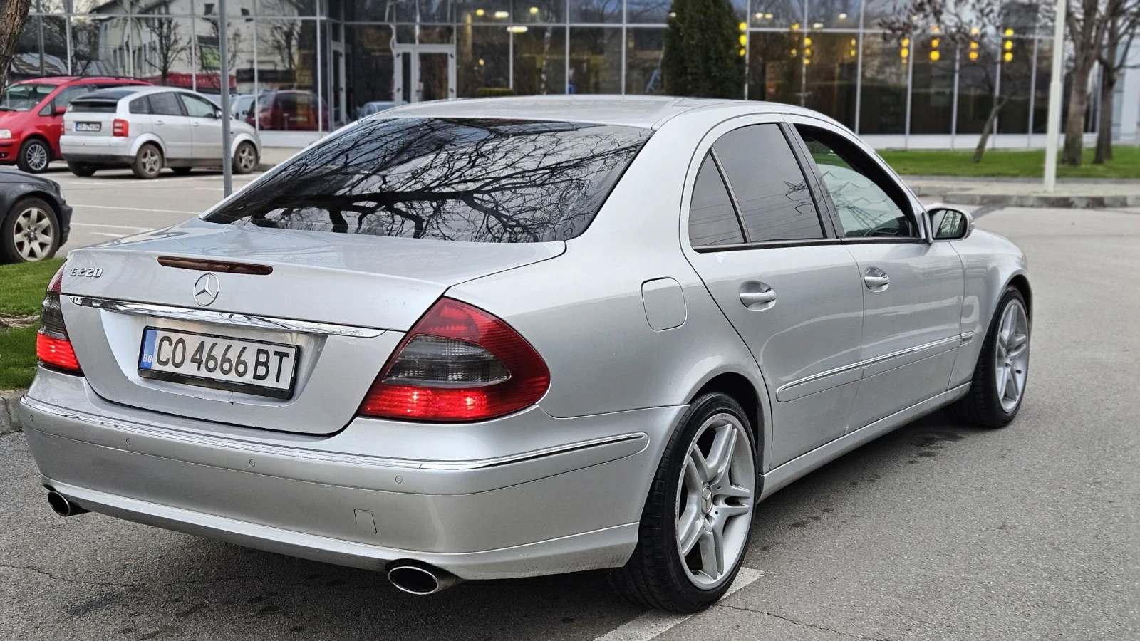 Mercedes-Benz E 220  - изображение 5