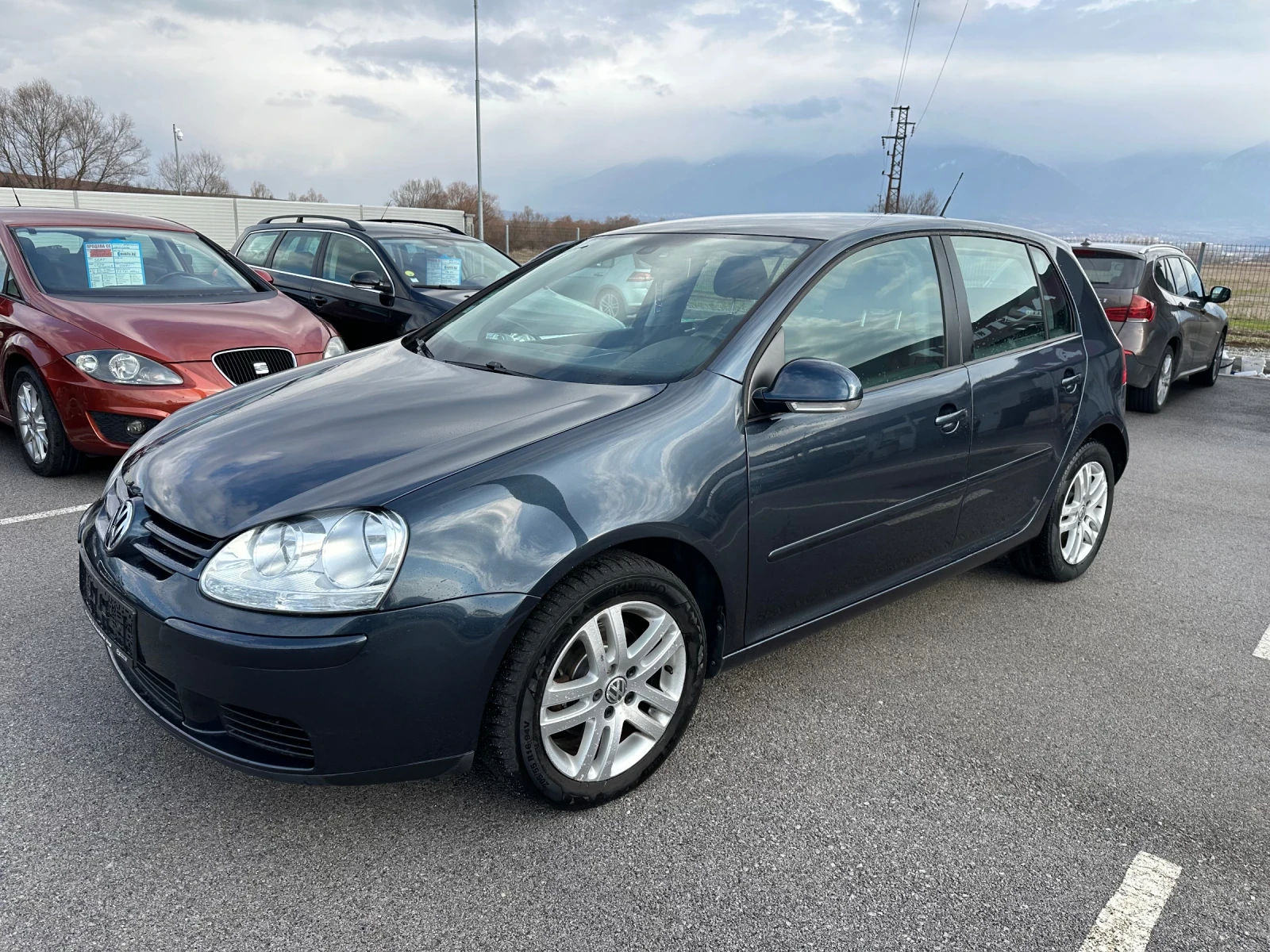 VW Golf 1.9 TDI , снимка 2 - Автомобили и джипове - 53724672