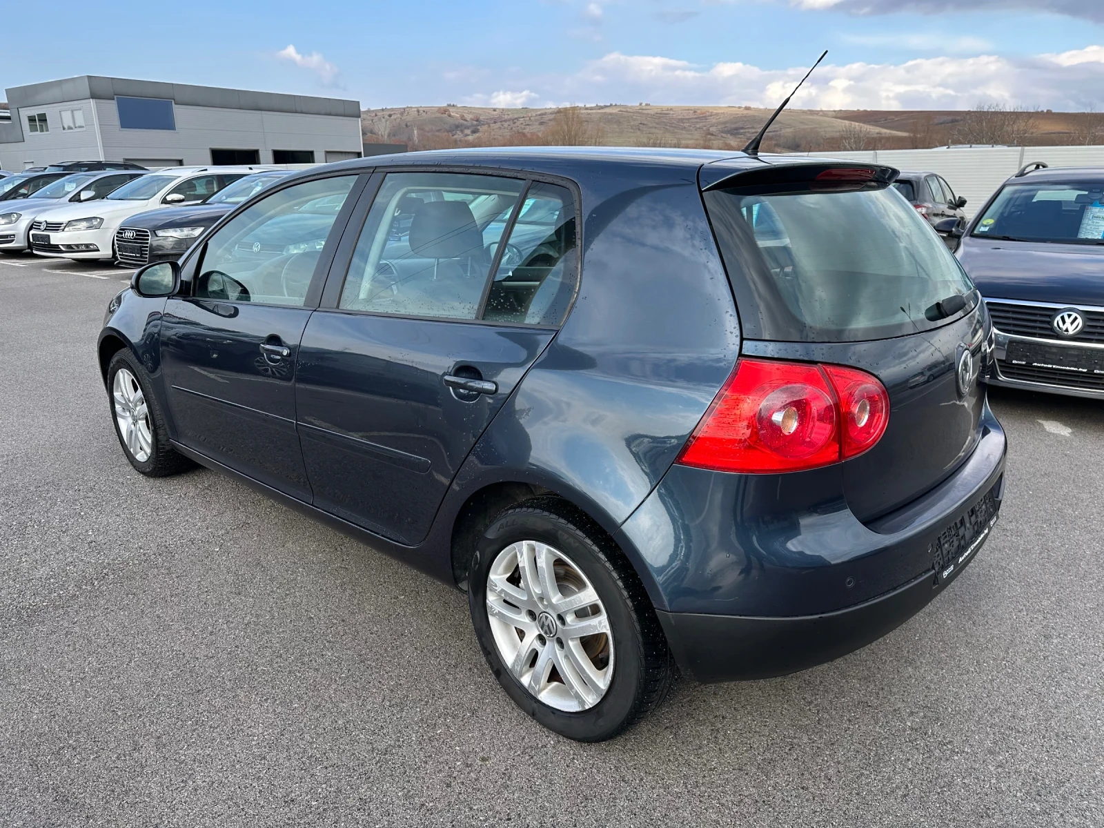 VW Golf 1.9 TDI , снимка 5 - Автомобили и джипове - 53724672