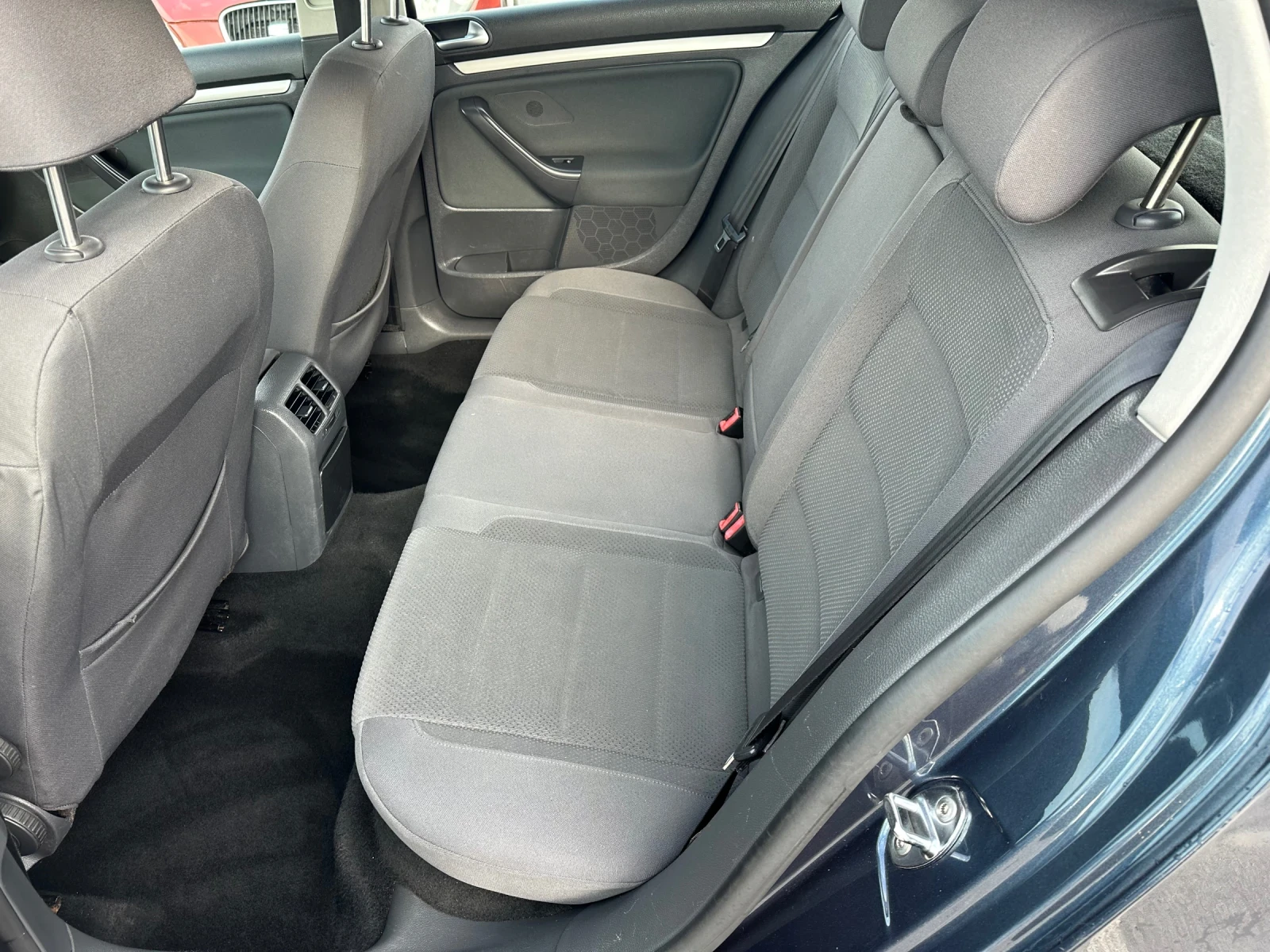 VW Golf 1.9 TDI , снимка 7 - Автомобили и джипове - 53724672