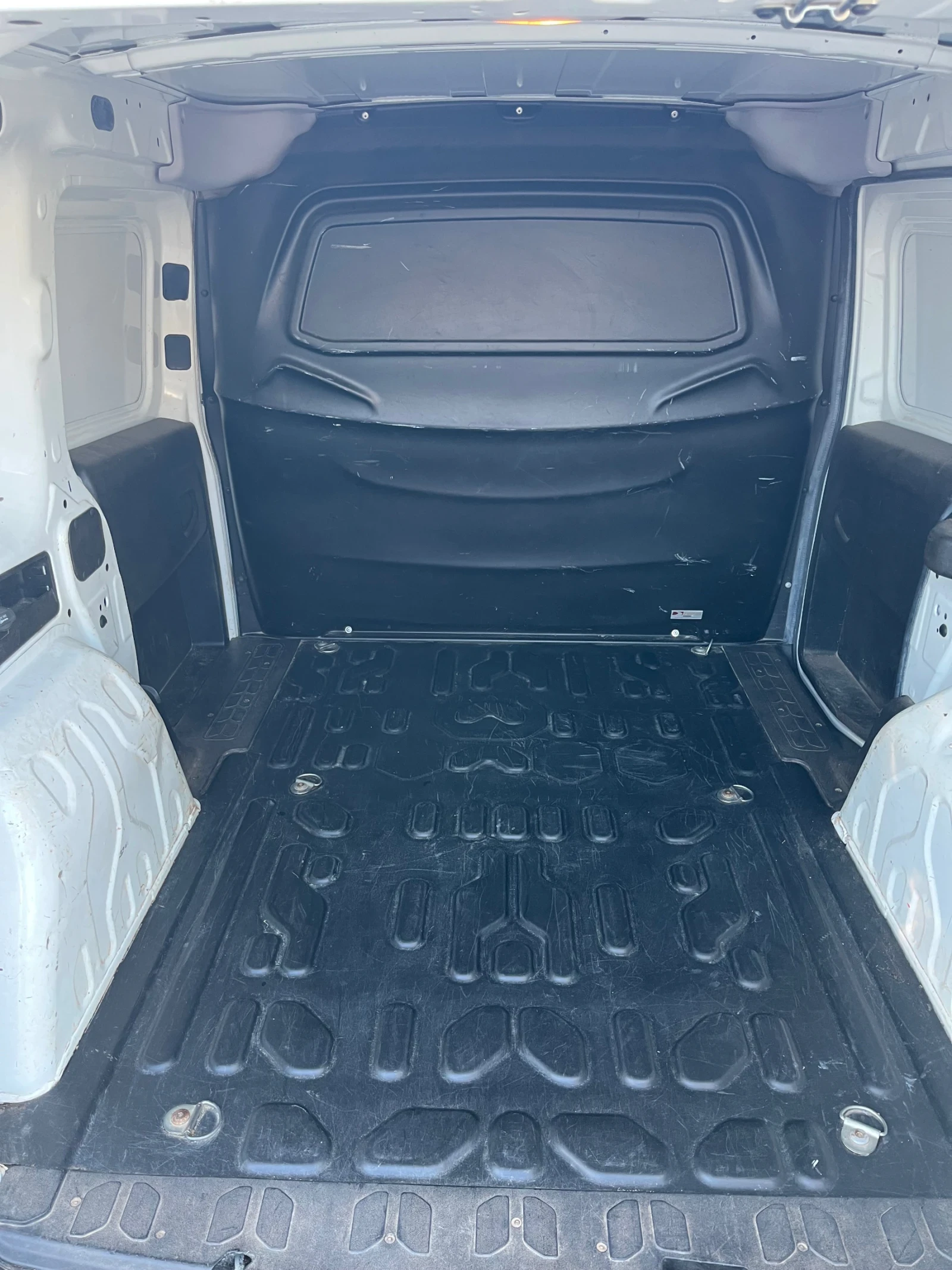 Fiat Doblo 1.3Mjet ПЕРФЕКТНО СЪСТОЯНИЕ, снимка 11 - Автомобили и джипове - 54195177