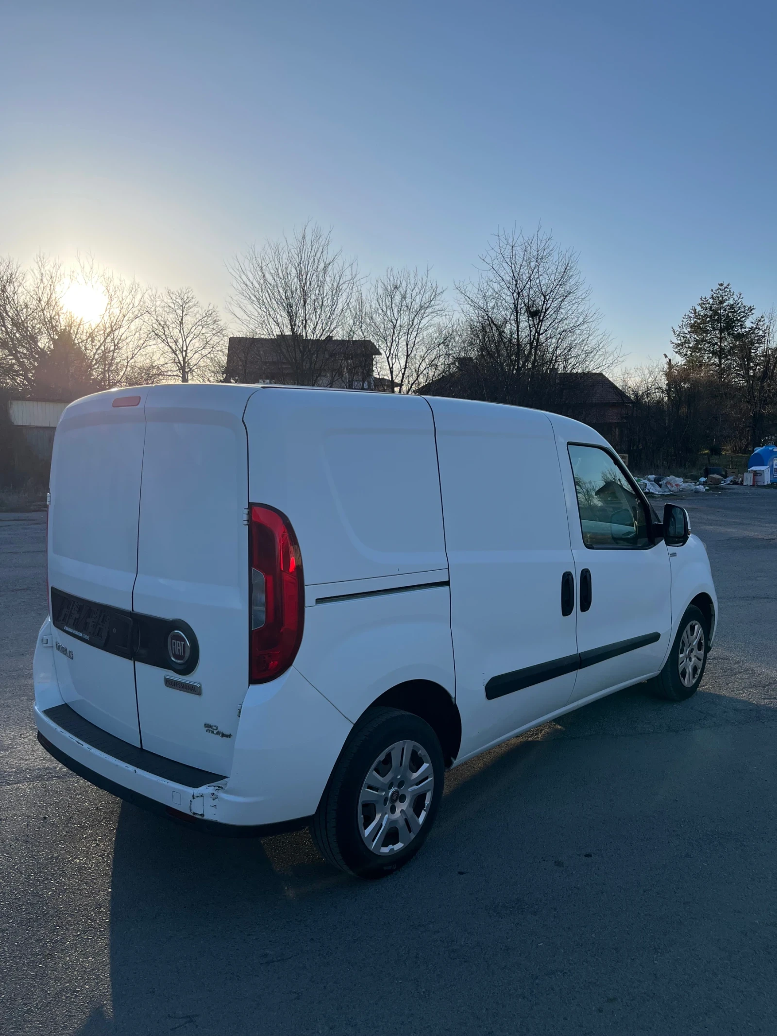 Fiat Doblo 1.3Mjet ПЕРФЕКТНО СЪСТОЯНИЕ, снимка 4 - Автомобили и джипове - 54195177
