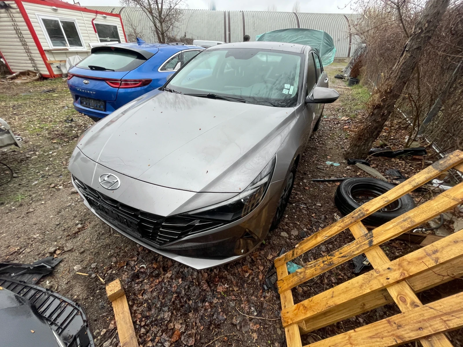 Hyundai Elantra, снимка 11 - Автомобили и джипове - 54093300