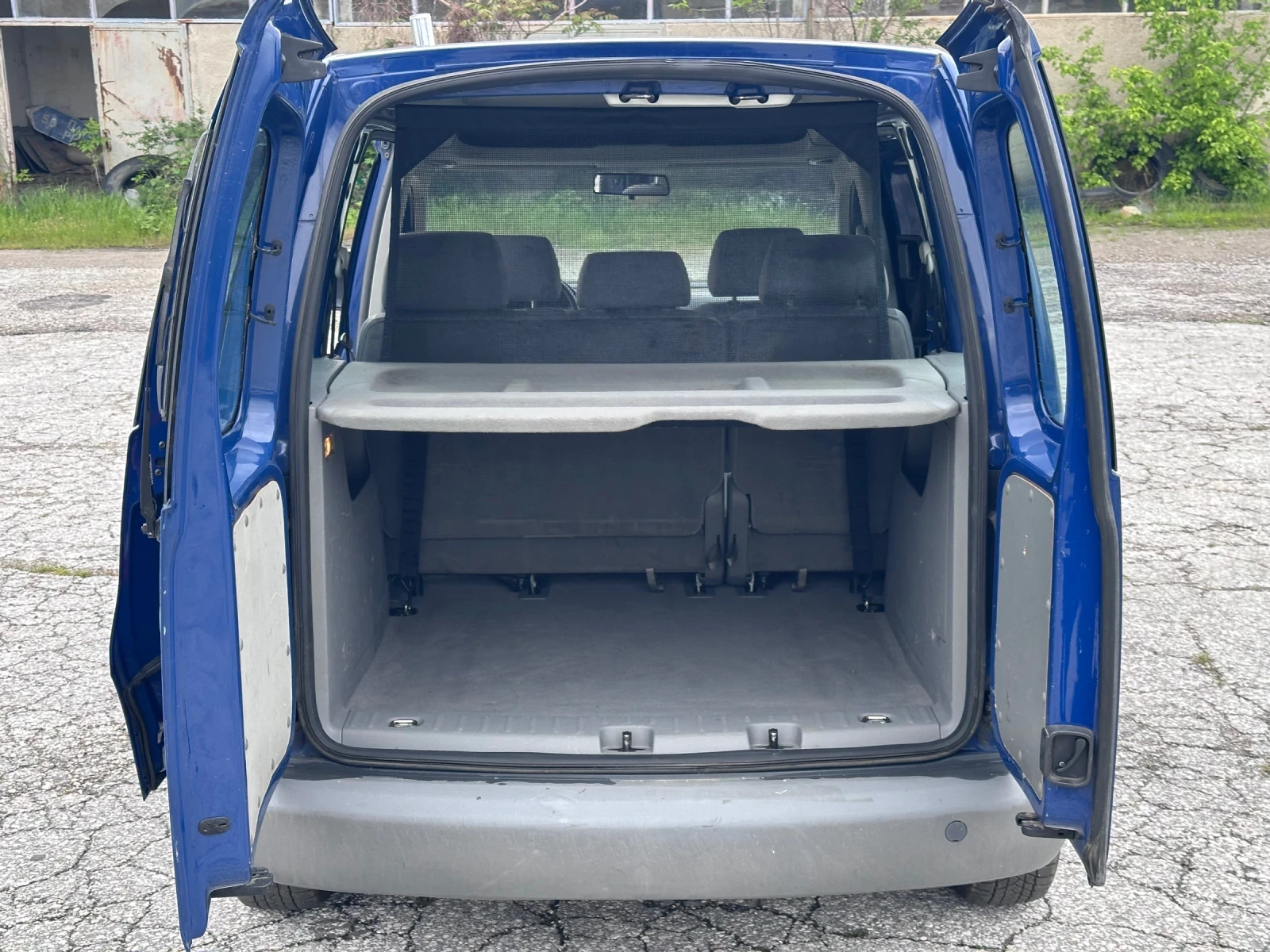 VW Caddy * LIFE* 1.9TDI* ПЪТНИЧЕСКО* НОВ ВНОС* НЕМСКА!, снимка 14 - Автомобили и джипове - 54484502