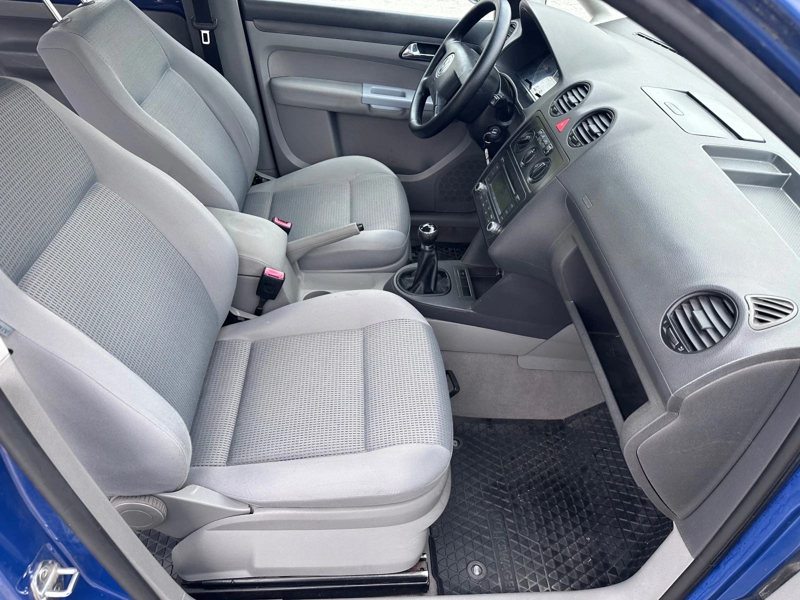 VW Caddy * LIFE* 1.9TDI* ПЪТНИЧЕСКО* НОВ ВНОС* НЕМСКА!, снимка 10 - Автомобили и джипове - 54484502