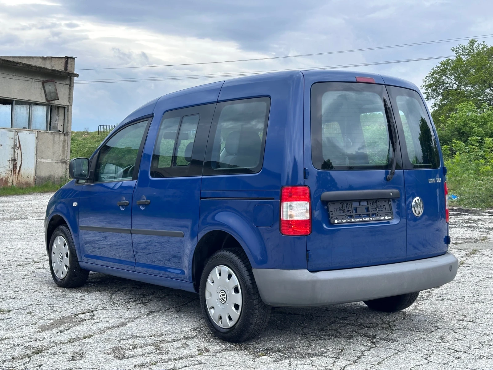 VW Caddy * LIFE* 1.9TDI* ПЪТНИЧЕСКО* НОВ ВНОС* НЕМСКА!, снимка 5 - Автомобили и джипове - 54484502