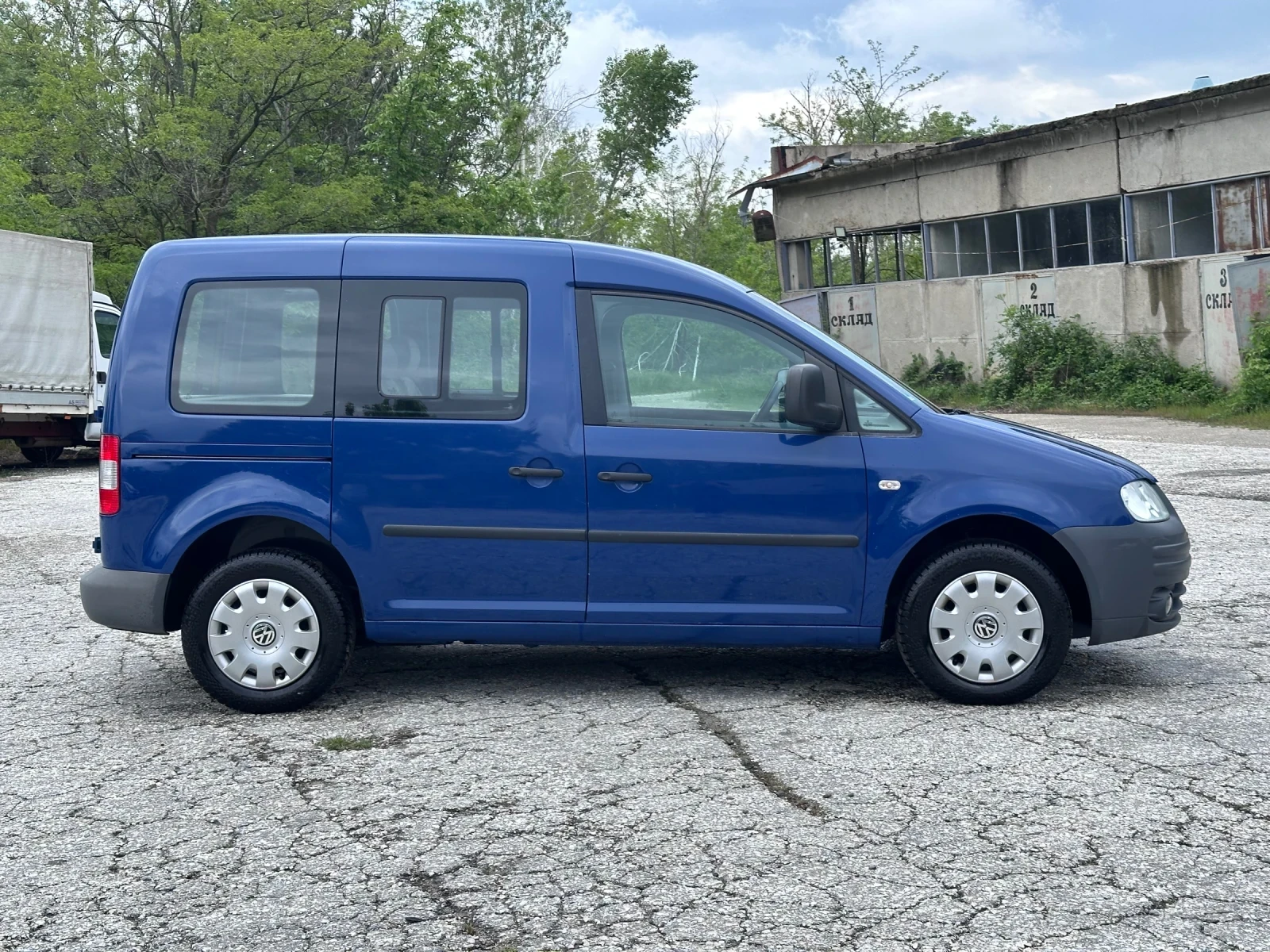 VW Caddy * LIFE* 1.9TDI* ПЪТНИЧЕСКО* НОВ ВНОС* НЕМСКА!, снимка 6 - Автомобили и джипове - 54484502