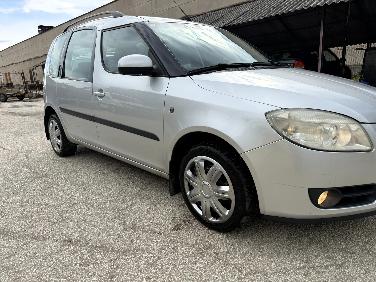 Skoda Roomster 1.2i 12v 64 к.с., снимка 8 - Автомобили и джипове - 54611510