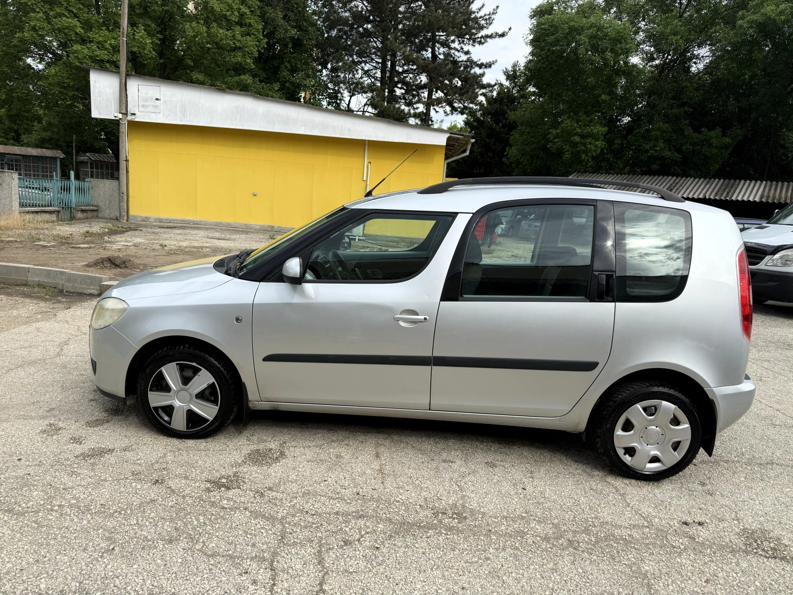 Skoda Roomster 1.2i 12v 64 к.с., снимка 3 - Автомобили и джипове - 54611510