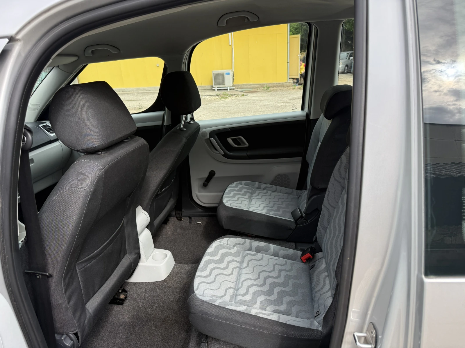 Skoda Roomster 1.2i 12v 64 к.с., снимка 12 - Автомобили и джипове - 54611510