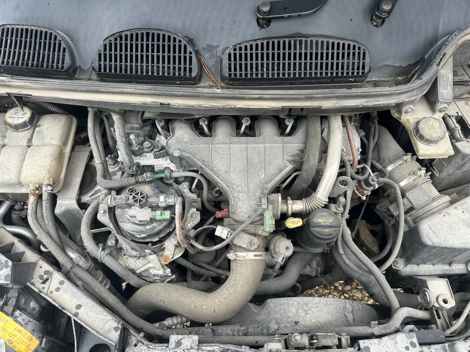 Ford C-max 2.0//FACELIFT//136KS//KLIMATRONIK, снимка 15 - Автомобили и джипове - 54646124