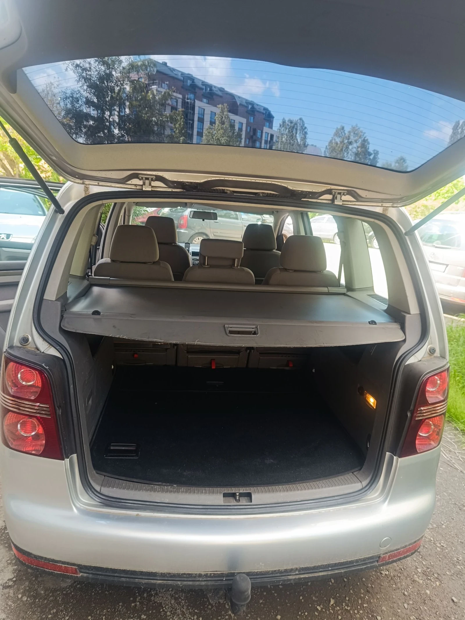 VW Touran 1.9 TDI 105 кс, снимка 11 - Автомобили и джипове - 54715776