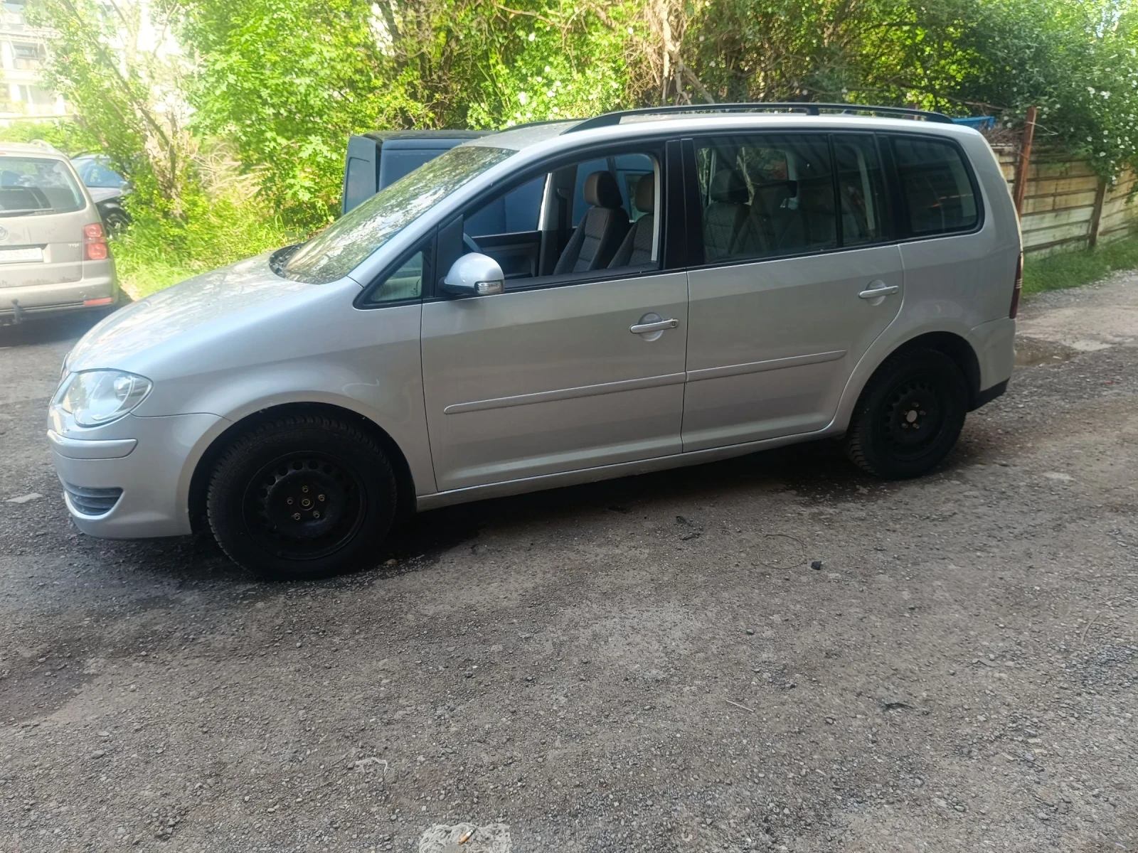 VW Touran 1.9 TDI 105 кс, снимка 3 - Автомобили и джипове - 54715776