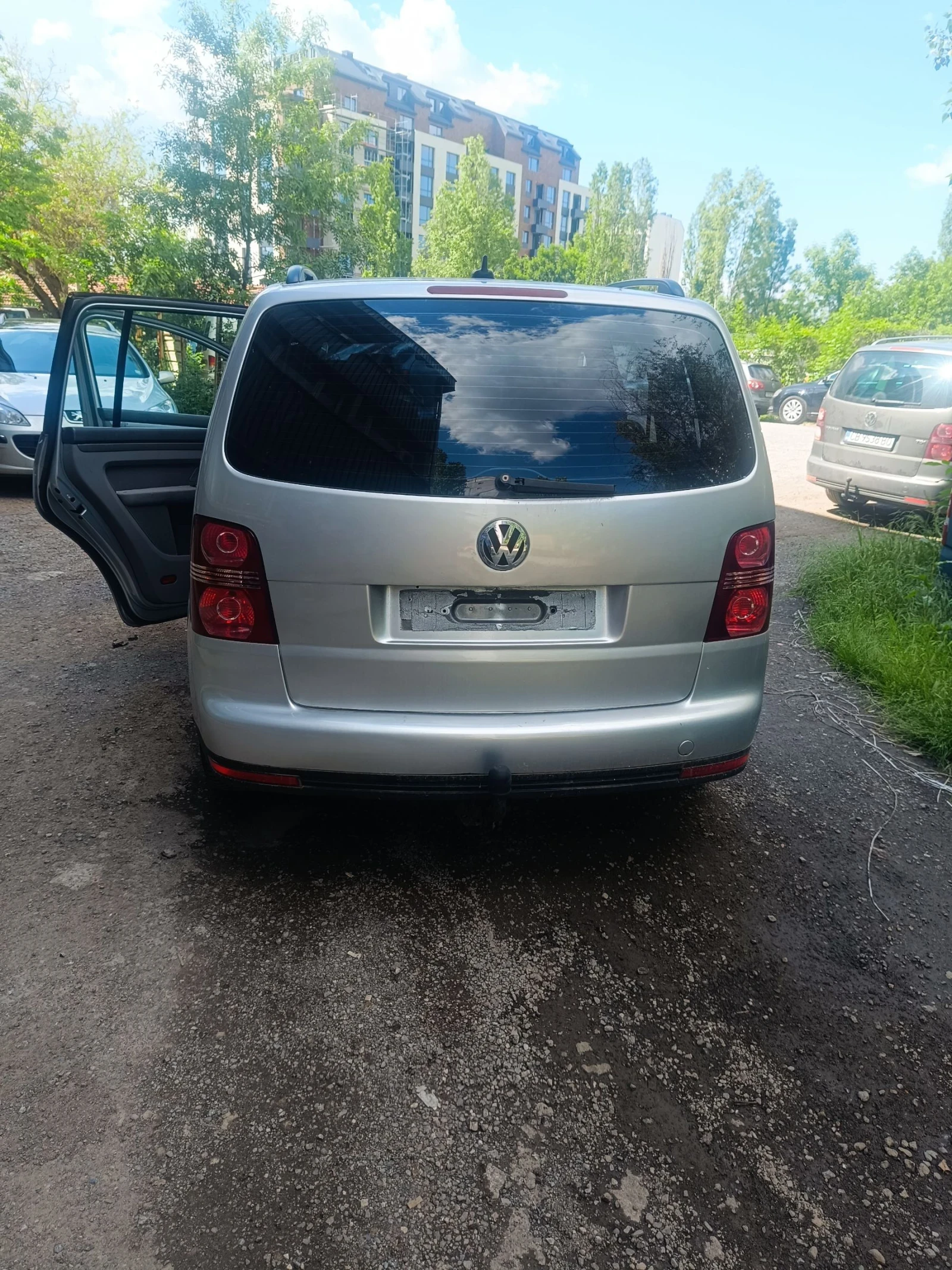 VW Touran 1.9 TDI 105 кс, снимка 10 - Автомобили и джипове - 54715776