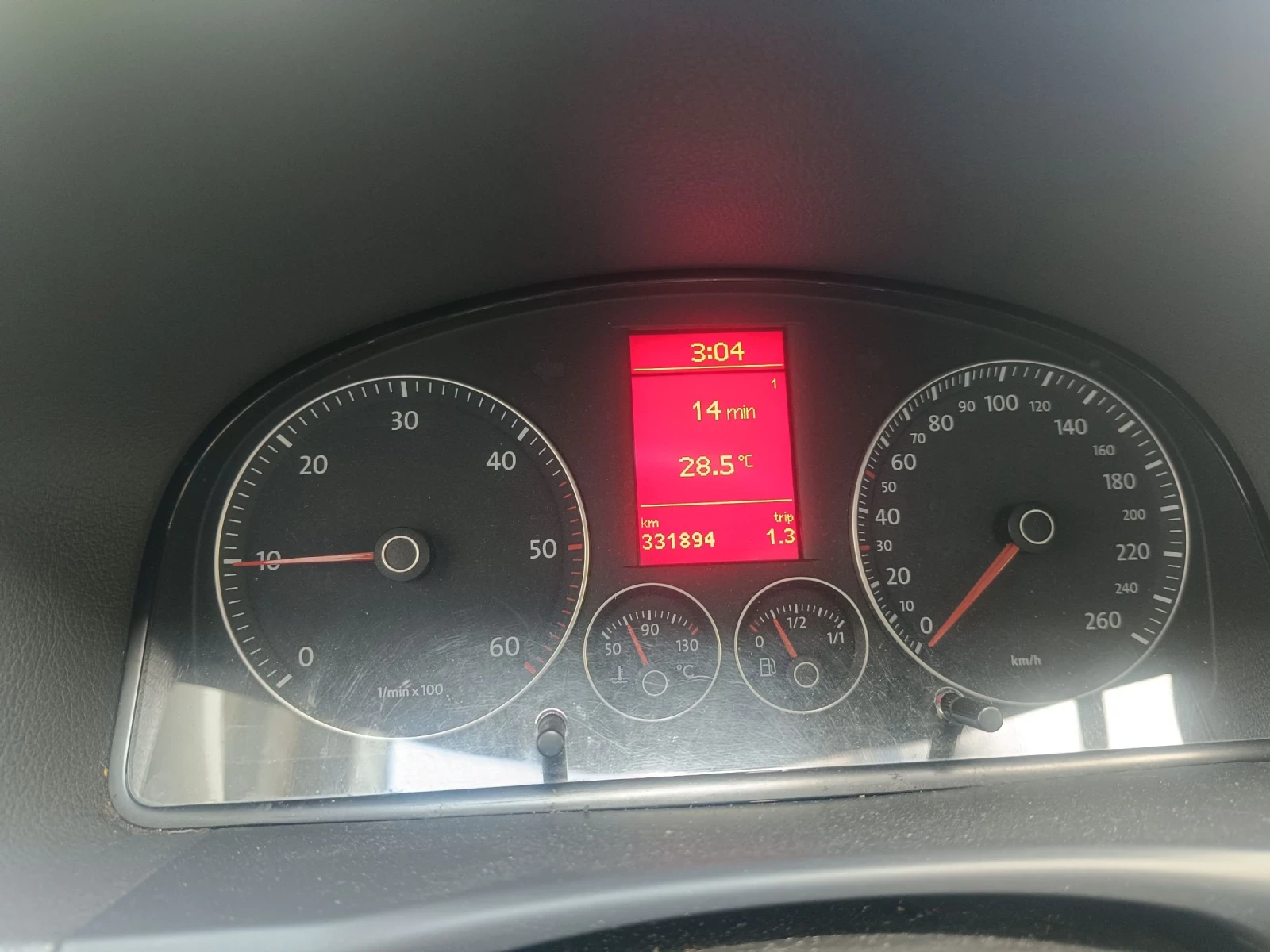 VW Touran 1.9 TDI 105 кс, снимка 5 - Автомобили и джипове - 54715776