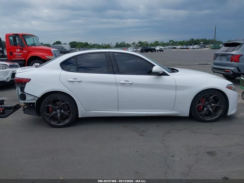 Alfa Romeo Giulia TI SPORT RWD* TURBO 280HP* КЛИП НА МОТОРА, снимка 14 - Автомобили и джипове - 55064542