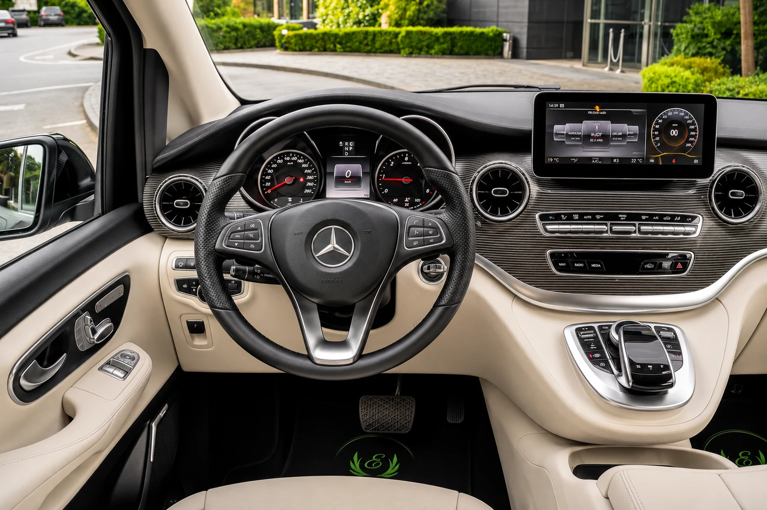 Mercedes-Benz V 300 d* AMG* EXTRALONG* 3XTV* PREMIUM* MEMORY* VIP, снимка 14 - Автомобили и джипове - 55067548