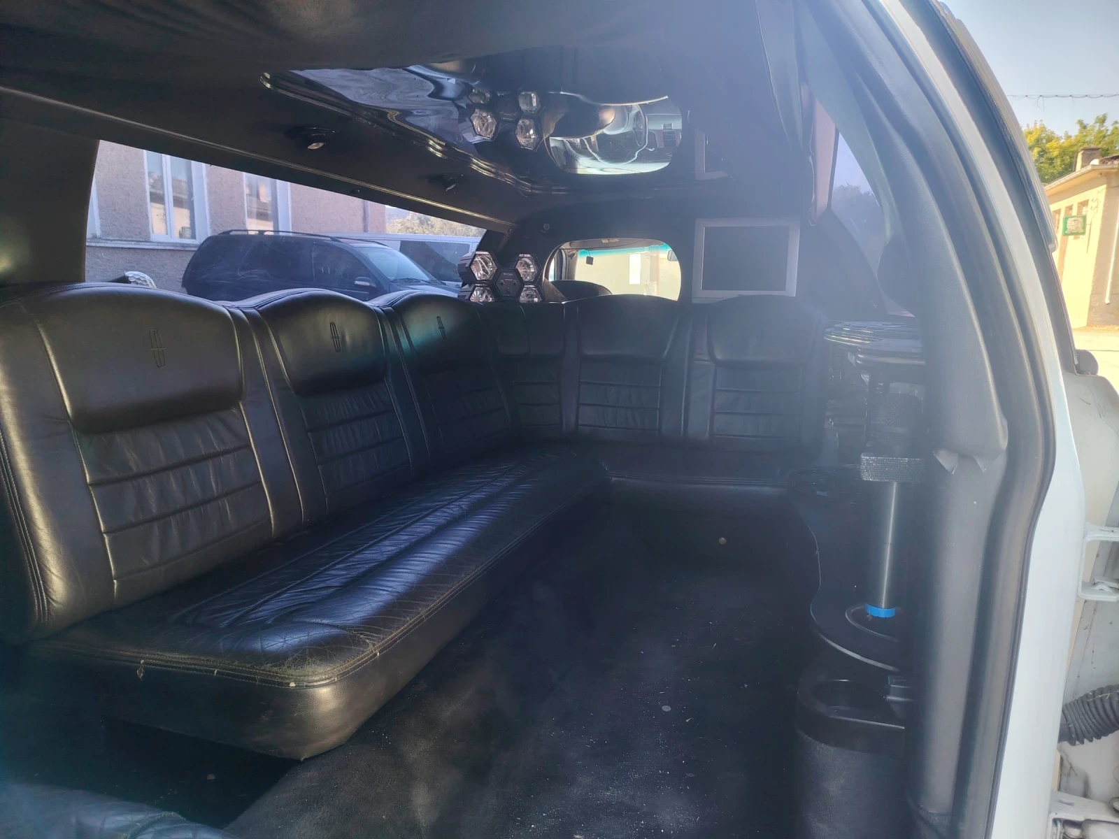 Lincoln Town car Ляв волан, снимка 4 - Автомобили и джипове - 55239997