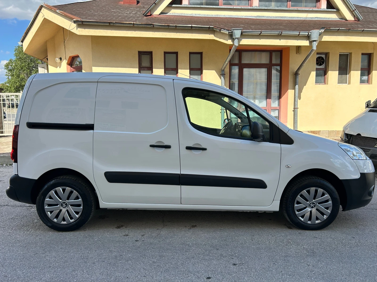 Peugeot Partner 1.6HDI FACE КЛИМАТИК, снимка 4 - Автомобили и джипове - 55666321