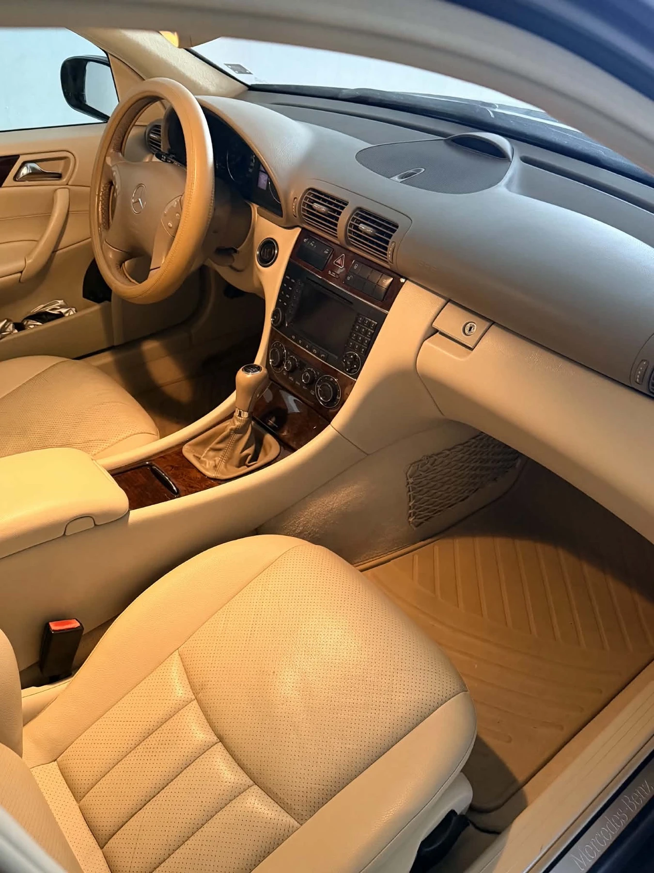 Mercedes-Benz C 220 Elegance, снимка 4 - Автомобили и джипове - 56653979