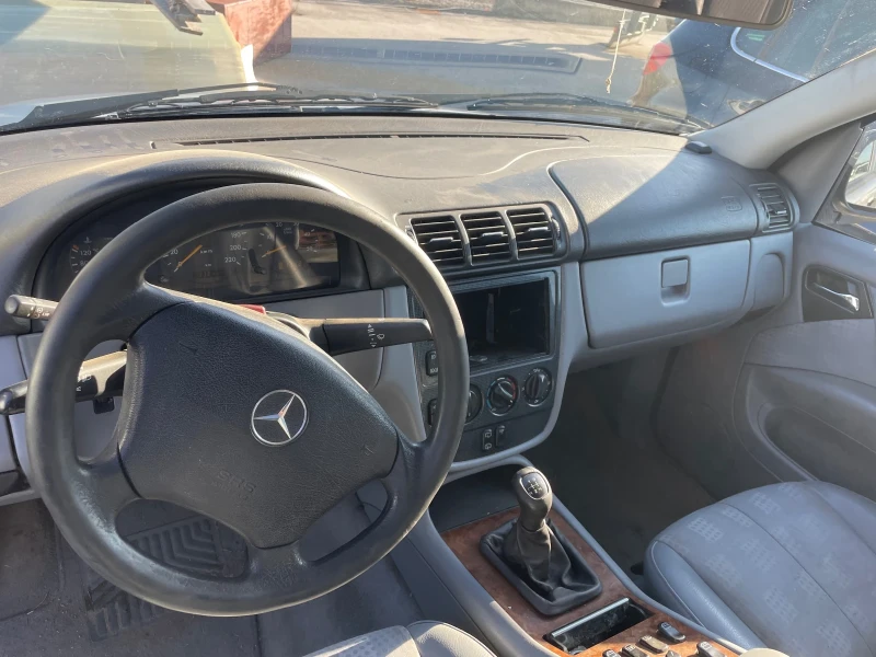 Mercedes-Benz ML 270, снимка 9 - Автомобили и джипове - 47731800