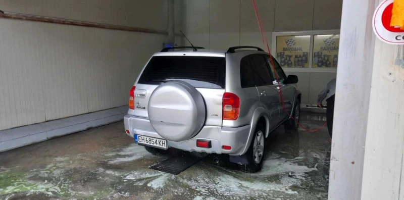 Toyota Rav4 2.0 D4D - ДЕСЕН, снимка 15 - Автомобили и джипове - 48745544