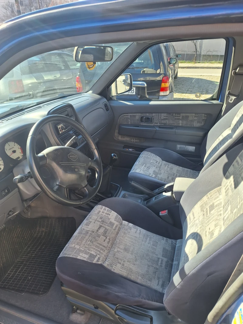 Nissan Navara, снимка 7 - Автомобили и джипове - 53075799