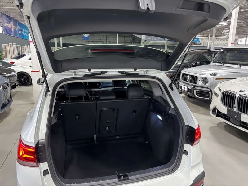 VW Taos Comfortline| ALLOYS| BACKUPCAM| HEATEDSEATS| LEATH, снимка 6 - Автомобили и джипове - 53108394