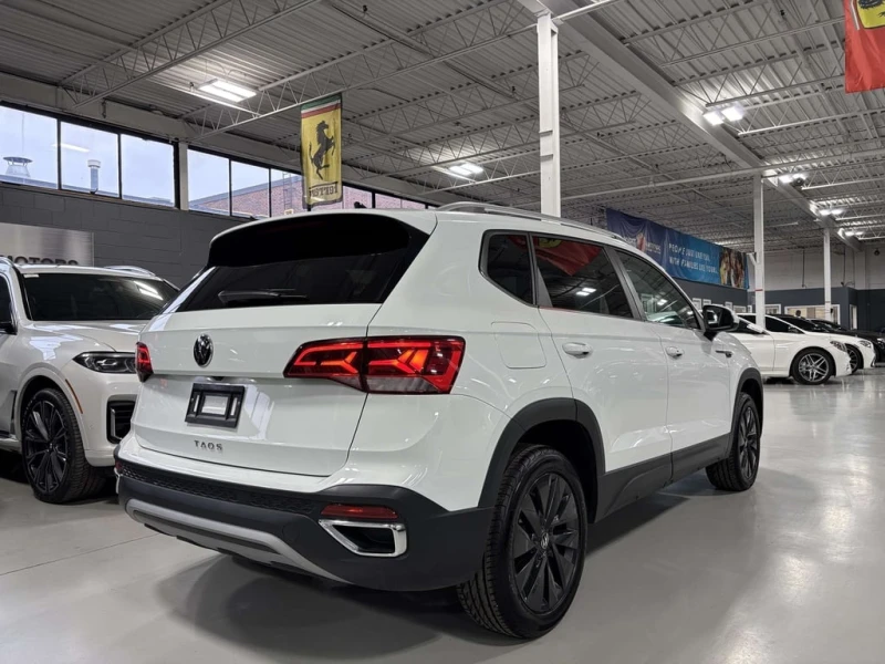 VW Taos Comfortline| ALLOYS| BACKUPCAM| HEATEDSEATS| LEATH, снимка 4 - Автомобили и джипове - 53108394