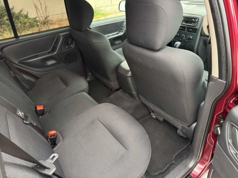 Jeep Grand cherokee 4.0 benzin, снимка 13 - Автомобили и джипове - 53490679