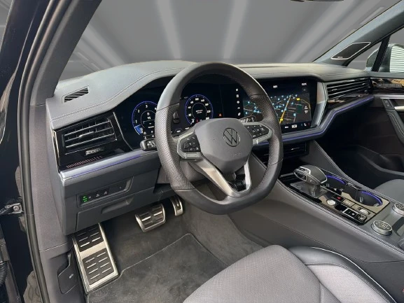 VW Touareg .0 TDI 4Motion = R-line = Гаранция, снимка 7 - Автомобили и джипове - 54158029