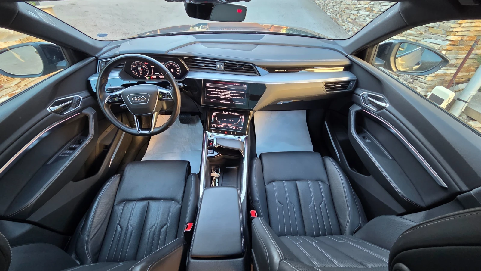 Audi Q8 114kwh Sportback Панорама, Автокаско!, снимка 11 - Автомобили и джипове - 54555349