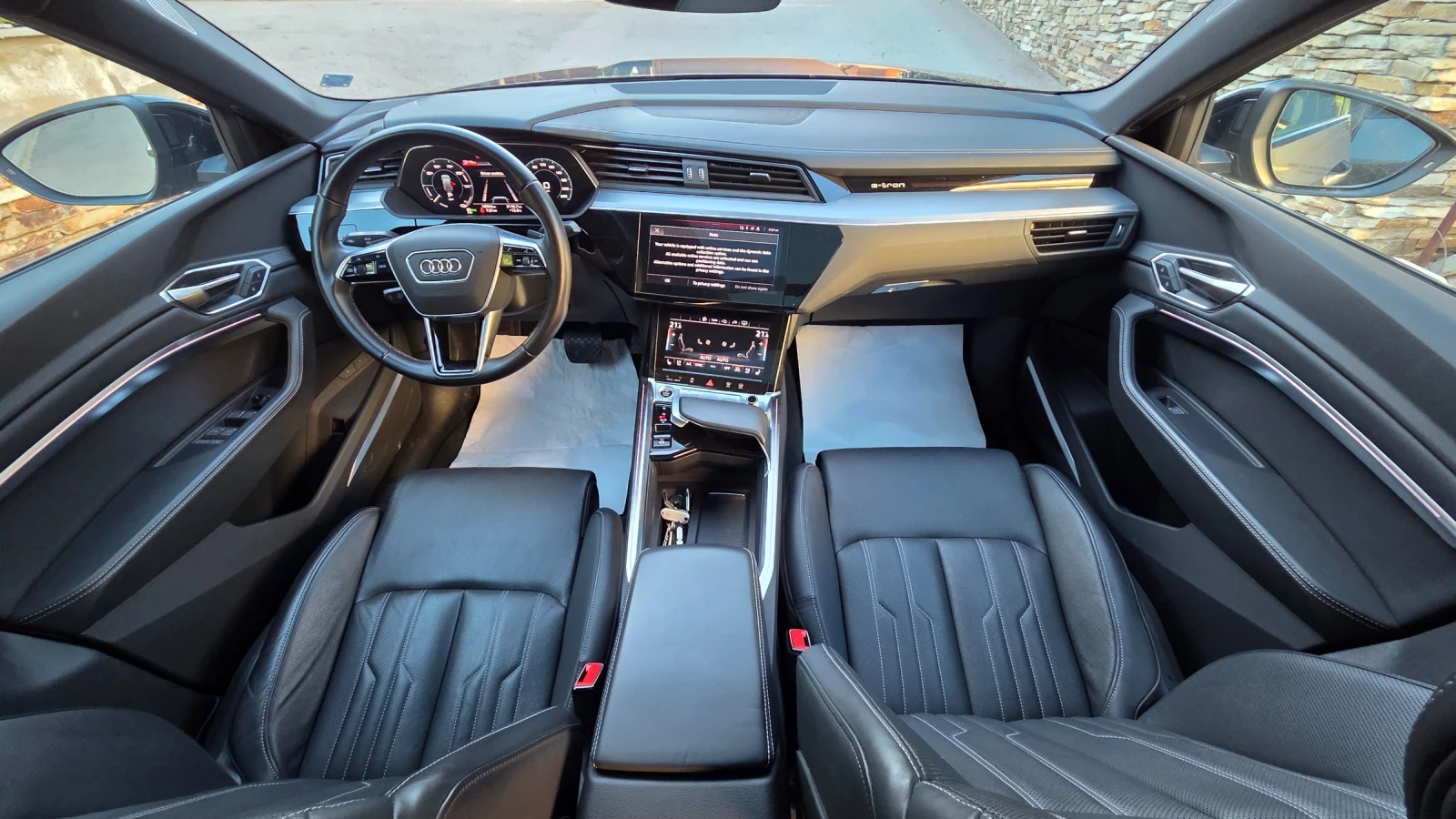 Audi Q8 114kwh Sportback Панорама, Автокаско!, снимка 10 - Автомобили и джипове - 54555349