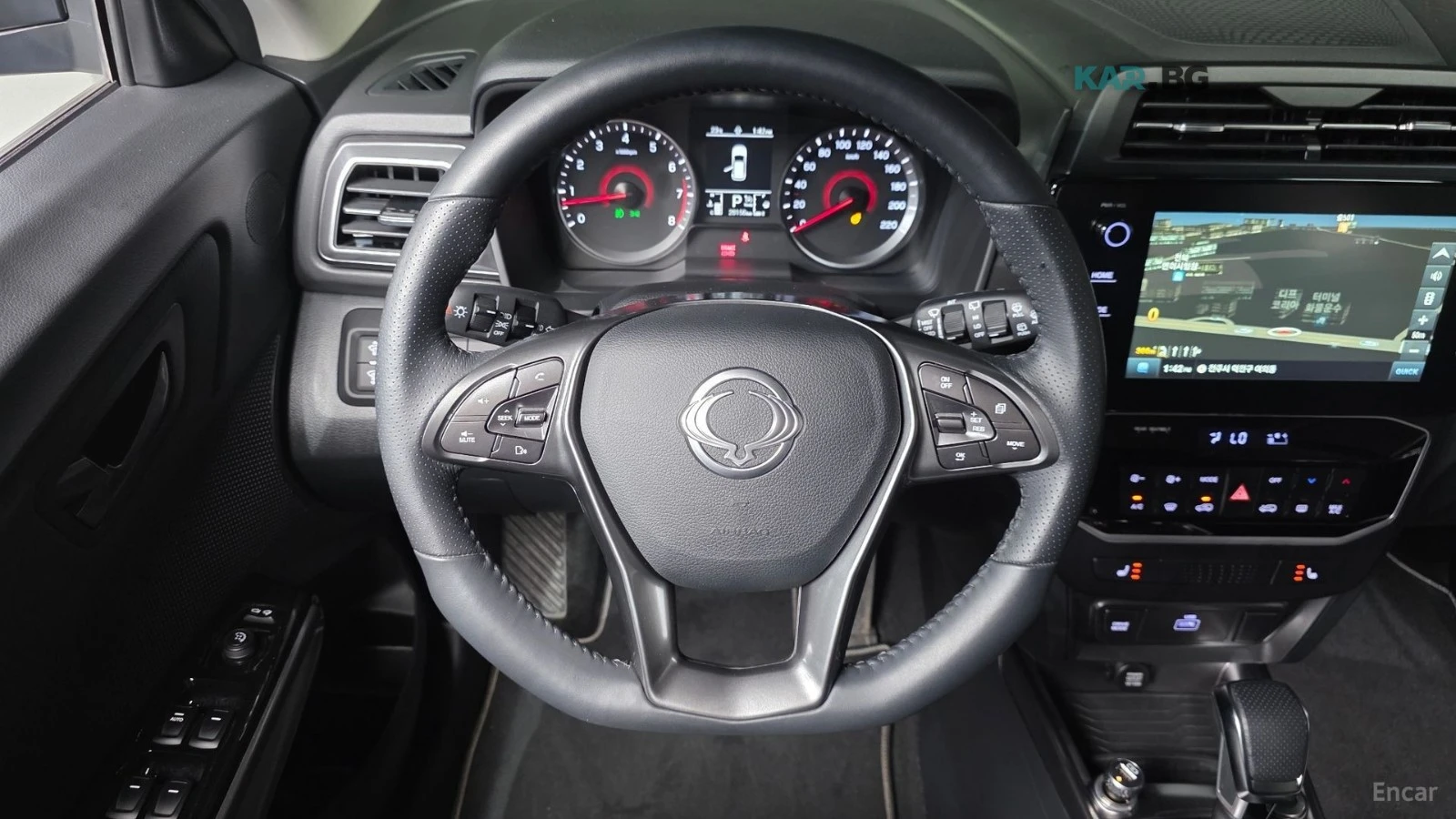 SsangYong Tivoli 1.6* V1* КОЖА* ПОДГРЕВ* КАМЕРА* NAVI* , снимка 12 - Автомобили и джипове - 55314893