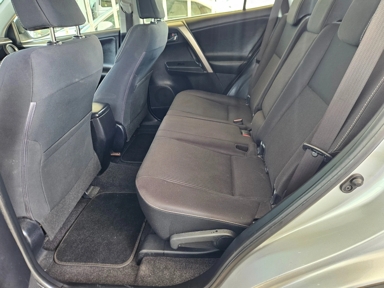 Toyota Rav4, снимка 12 - Автомобили и джипове - 55953177
