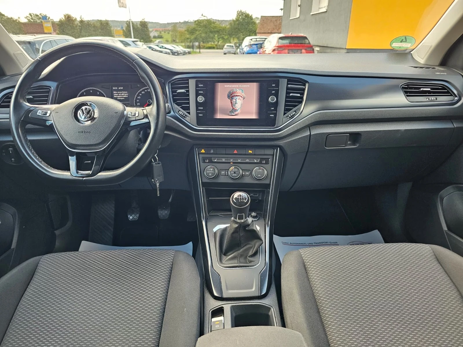 VW T-Roc Basis, снимка 9 - Автомобили и джипове - 56185660