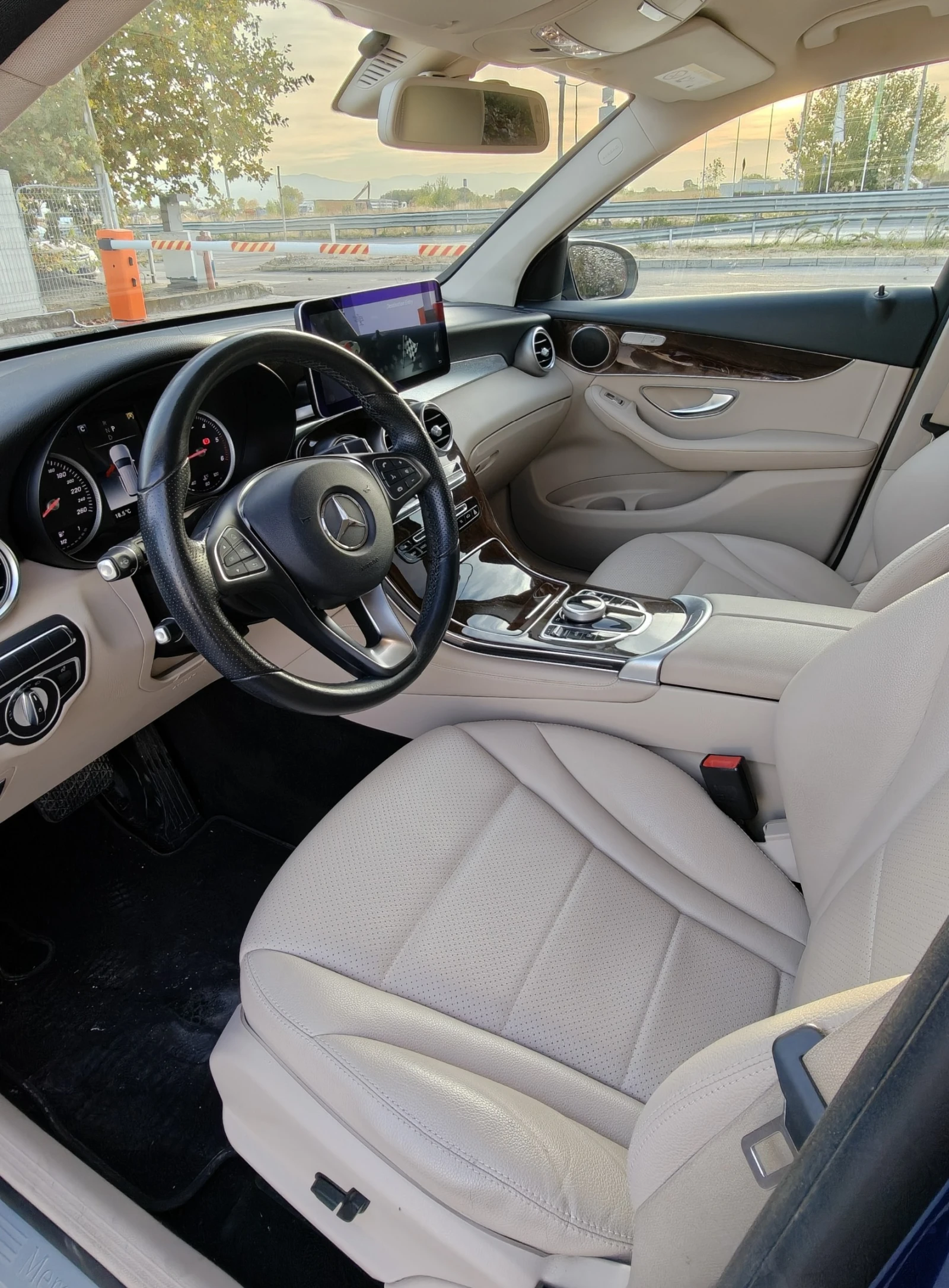 Mercedes-Benz GLC 350 4M AIRMATIC, снимка 8 - Автомобили и джипове - 56587452