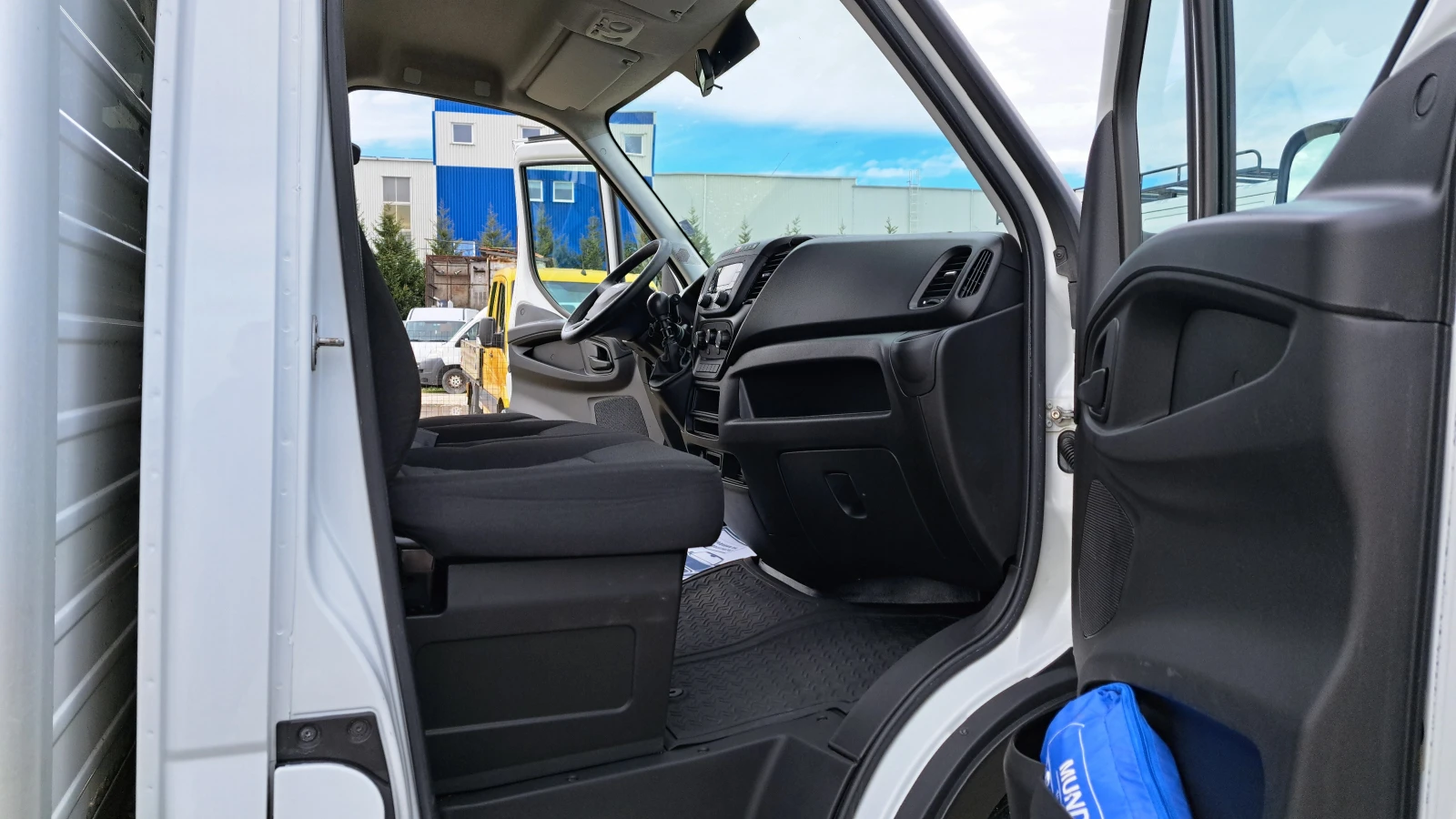 Iveco Daily 50C35-3.0TDI/3.5t-B кат./КЛИМАТИК/ВЪЗДУШНИ ВЪЗГЛАВ - изображение 10