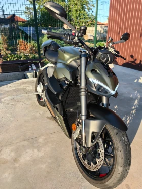 Ducati Streetfighter V2, снимка 1