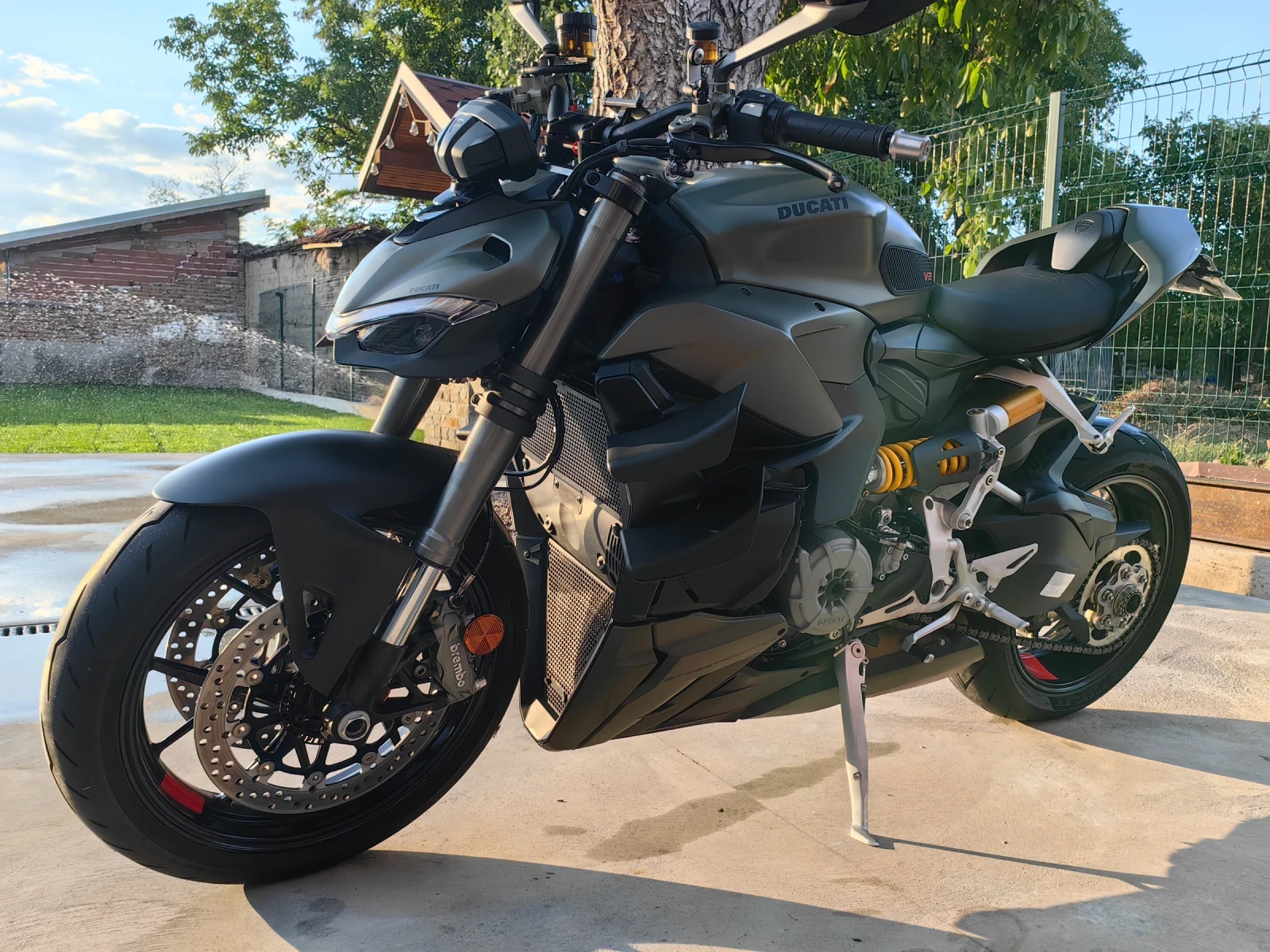 Ducati Streetfighter V2, снимка 2 - Мотоциклети и мототехника - 56249024