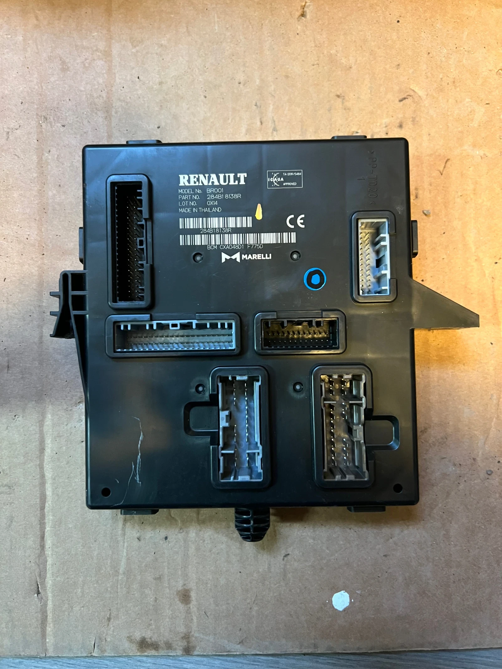 284B1 8138R Body control   Dacia 284B18138R Sandero III  | Mobile.bg   1