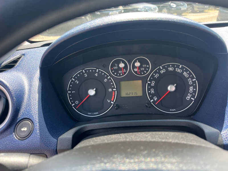 Ford Fiesta 1.3 БЕНЗИН, снимка 10 - Автомобили и джипове - 51193485