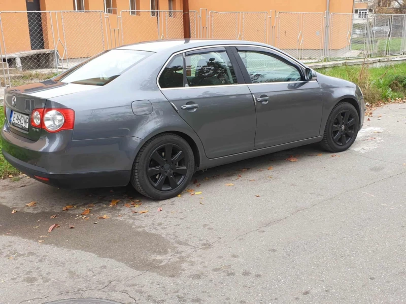 VW Jetta, снимка 2 - Автомобили и джипове - 52811639