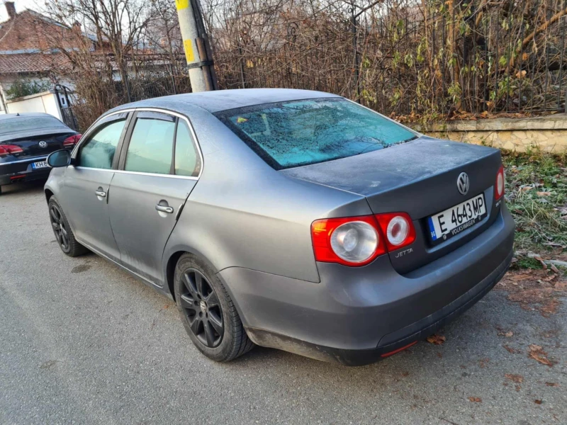 VW Jetta, снимка 9 - Автомобили и джипове - 52811639